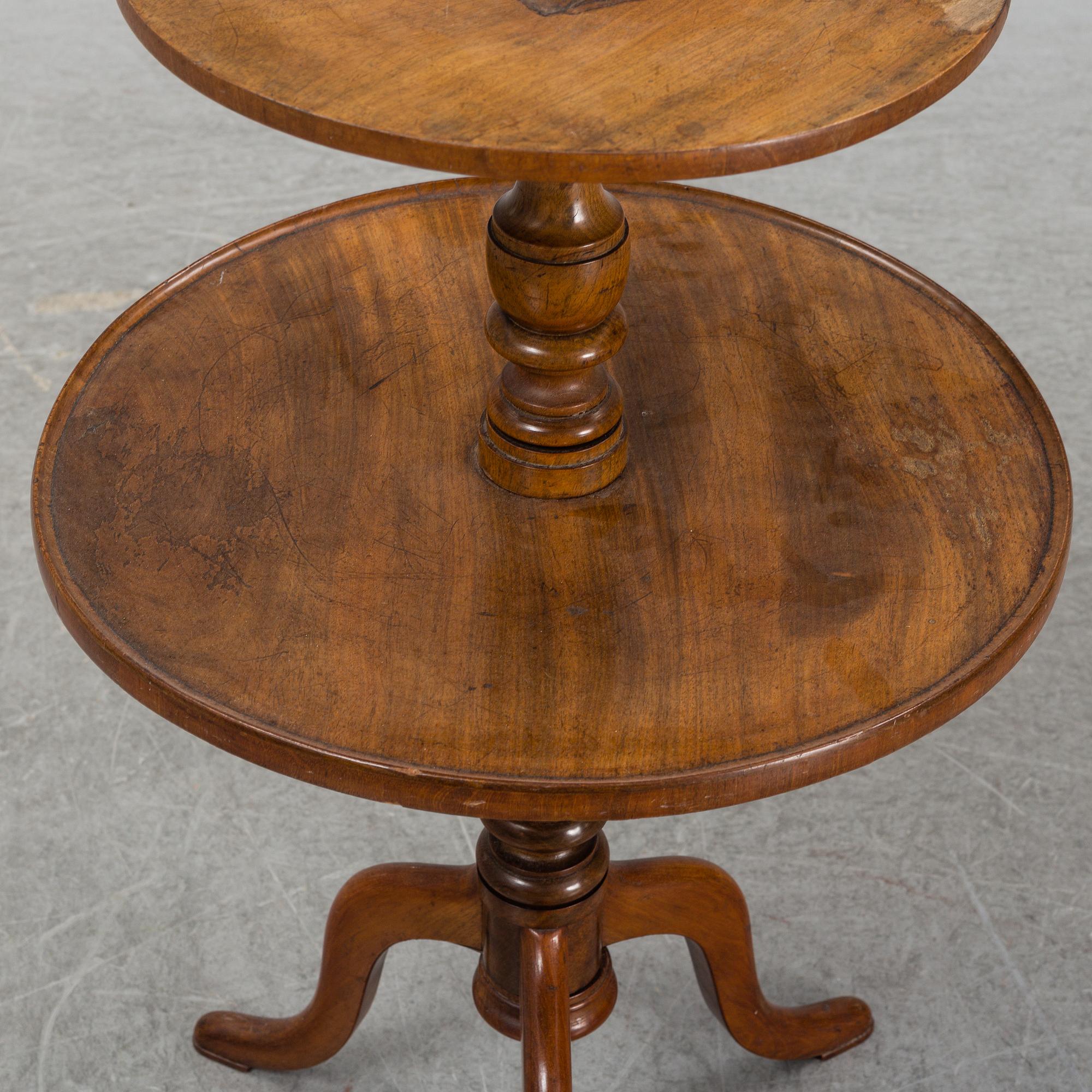 A mahogny Dumbwaiter, 19th century.
