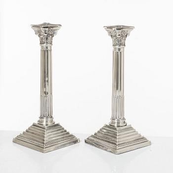 Ljusstakar, ett par, silver, London, England 1971.