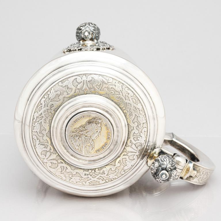 Niclas Warneck, dryckeskanna, silver, Karlstad 1736. Barock.