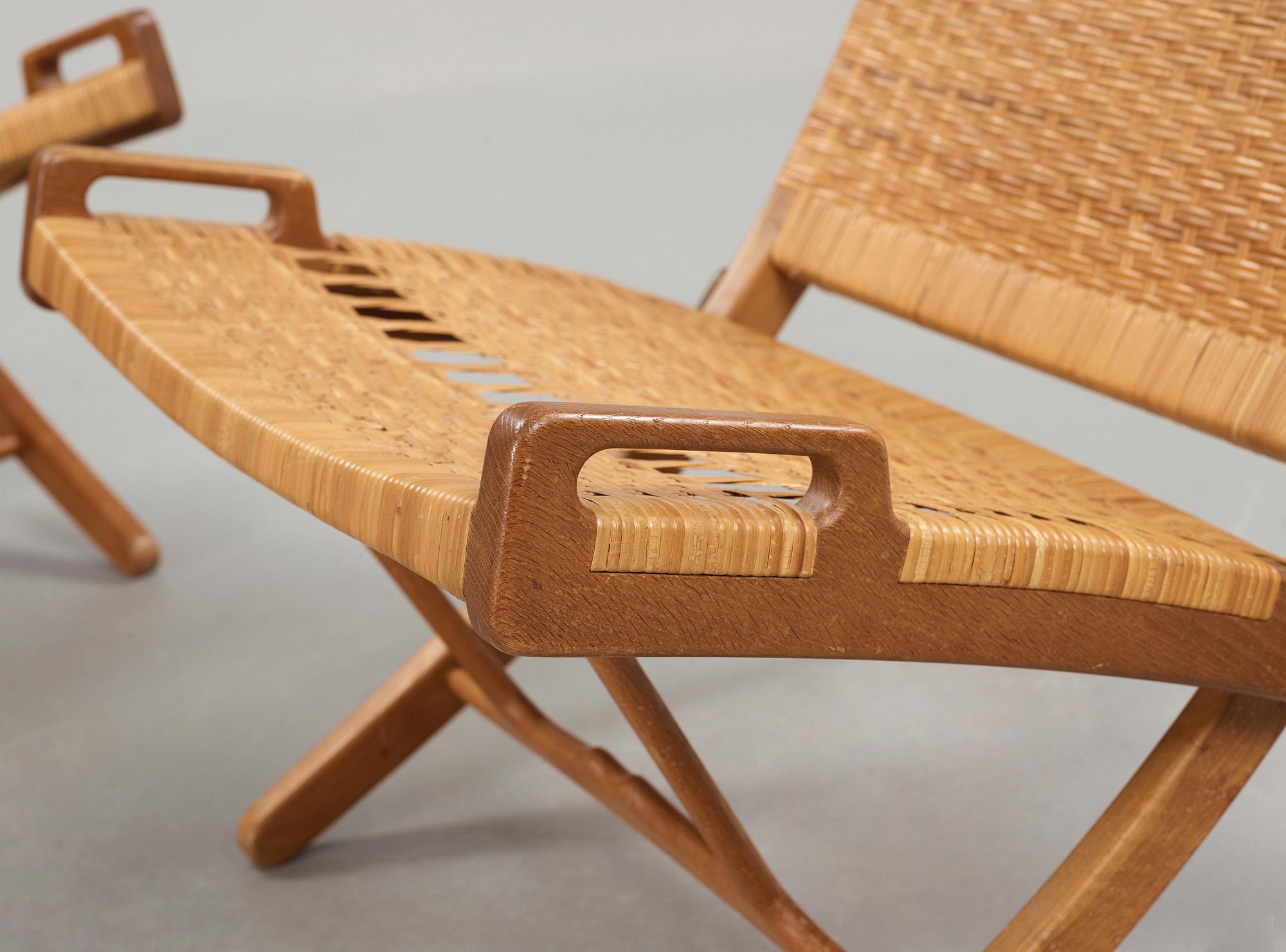 Hans J. Wegner, ett par "Folding chairs," modell 512, Johannes Hansen, Danmark 1950-tal.