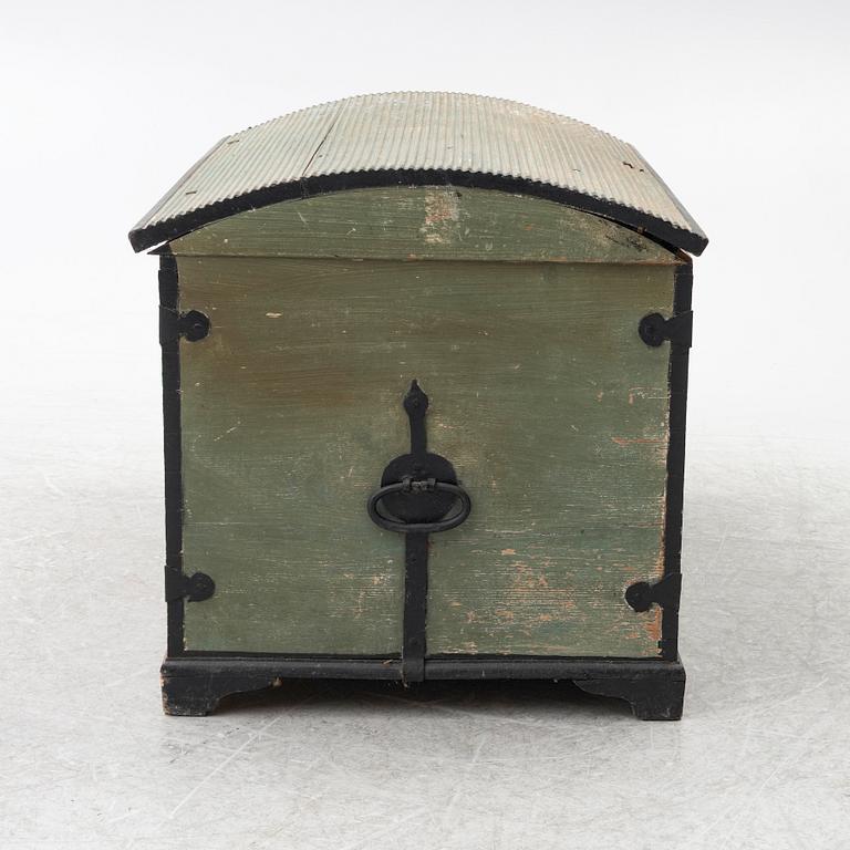 Chest, 19th century.