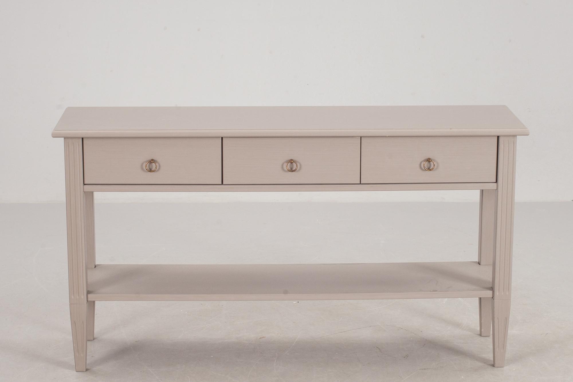 SIDEBOARD, Englessons möbler, modern tillverkning.