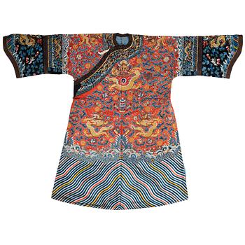 An embroidered silk robe, Qing dynasty, 19th Century.