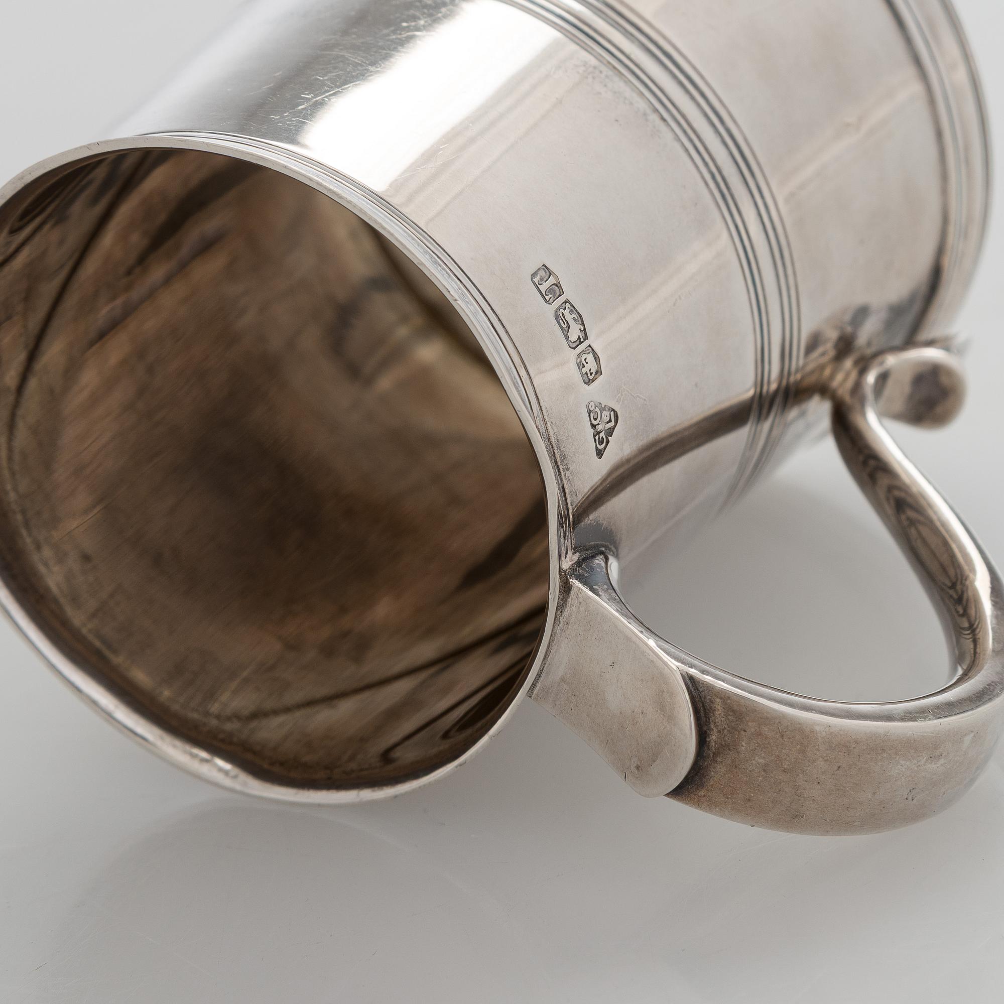 Mugg, sterlingsilver, Garrard & Co Ltd, Sheffield 1961.