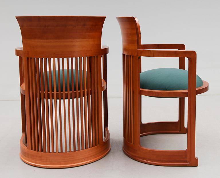 KARMSTOLAR, ett par, "Barell 606", Frank Lloyd Wright, Cassina, Italien, 1986.