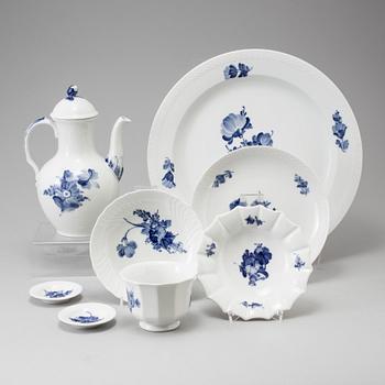 KAFFESERVIS, porslin, 44 delar, "Blå Blomst", Royal Copenhagen.