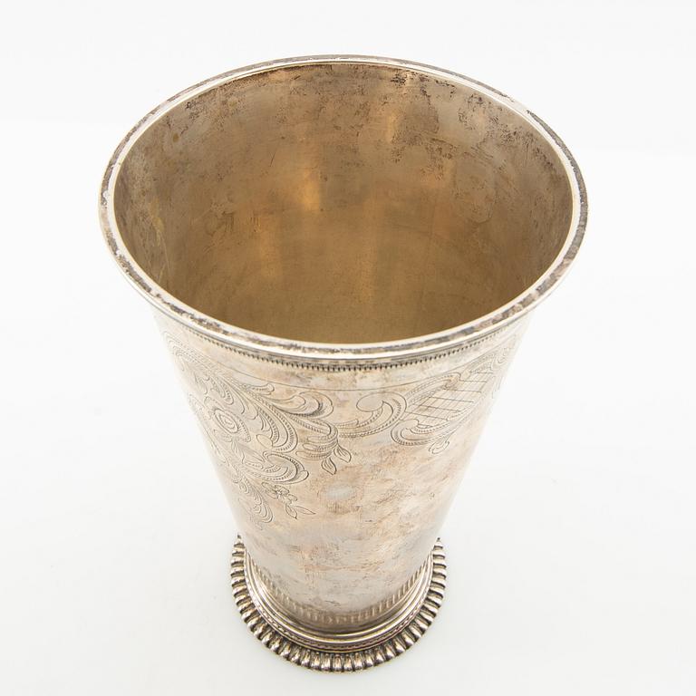 CG Hallberg vas silver Stockholm 1943.