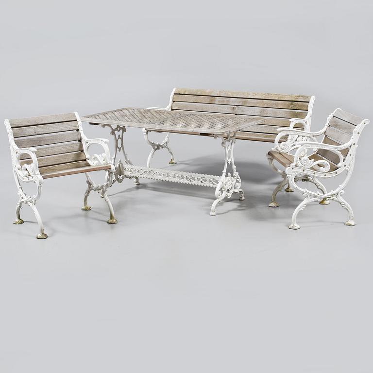 TRÄDGÅRDSMÖBLER, 4 delar, bl a Tuve, omkring år 2000.