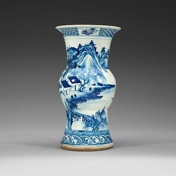 458. A blue and white vase, Qing dynasty, 19th century.