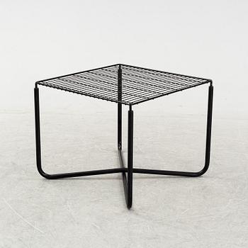 Niels Gammelgaard, fåtöljer, ett par, samt bord, "Järpen / Råane", Ikea. 1980-tal-2000-tal.