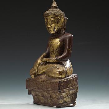 SKULPTUR, förgyllt trä, Shan-stil, Burma, sekelskiftet 1800/1900.