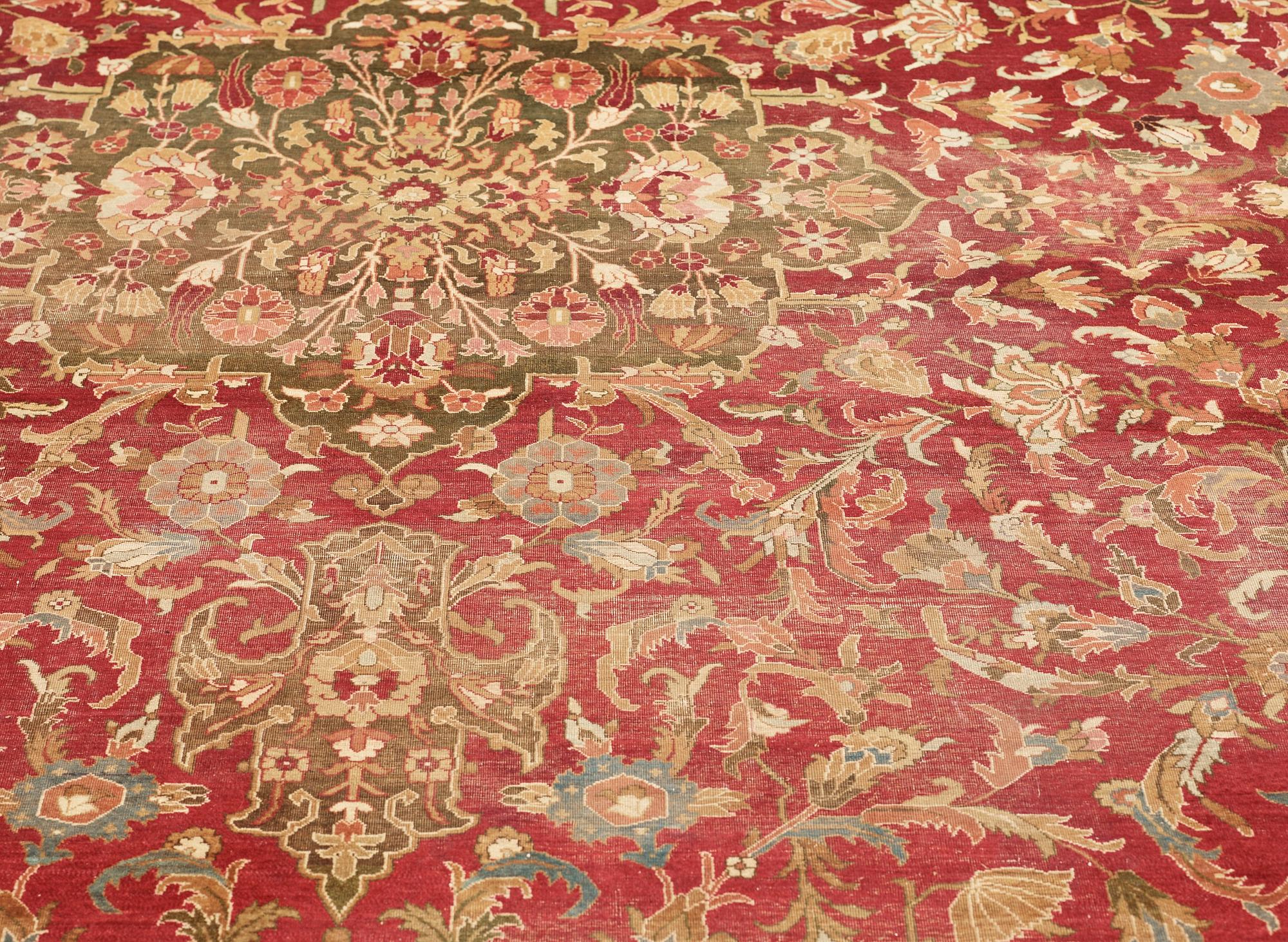 ANTIQUE INDIAN PROBABLY. 451,5 x 374,5 cm.
