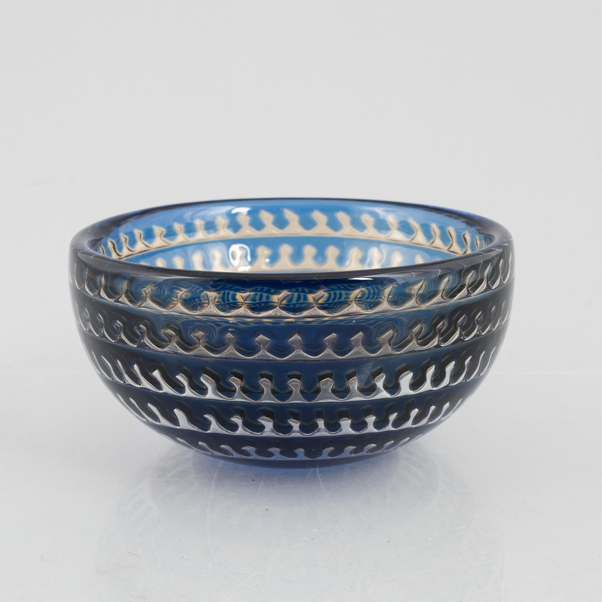 Edvin Öhrström, an "Ariel" glass bowl, Orrefors, Sweden, 1976.