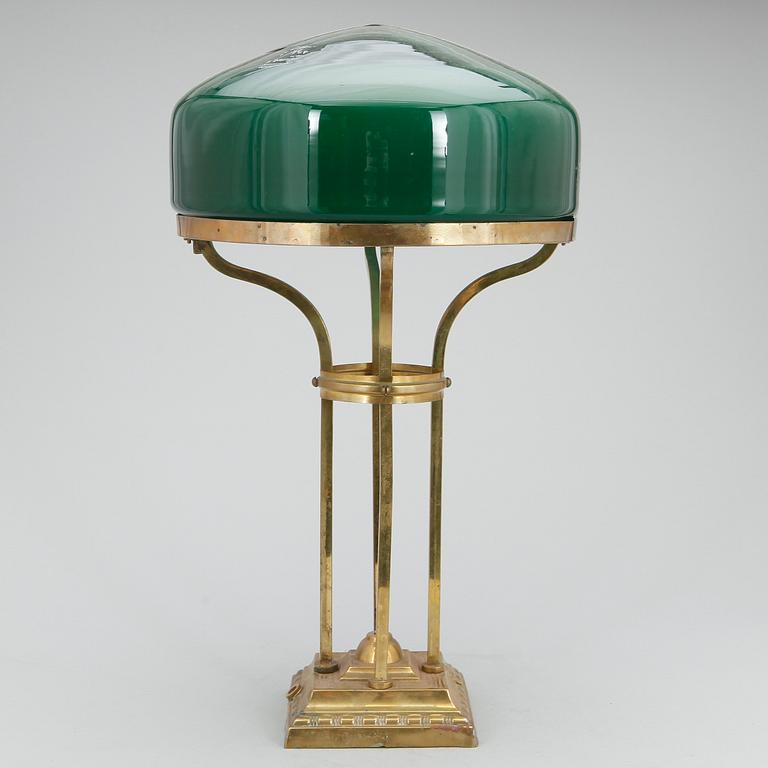 BORDSLAMPA, mässing och glas, 1900-talets början.