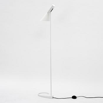 Arne Jacobsen, golvlampa, "AJ", Louis Poulsen, Danmark.