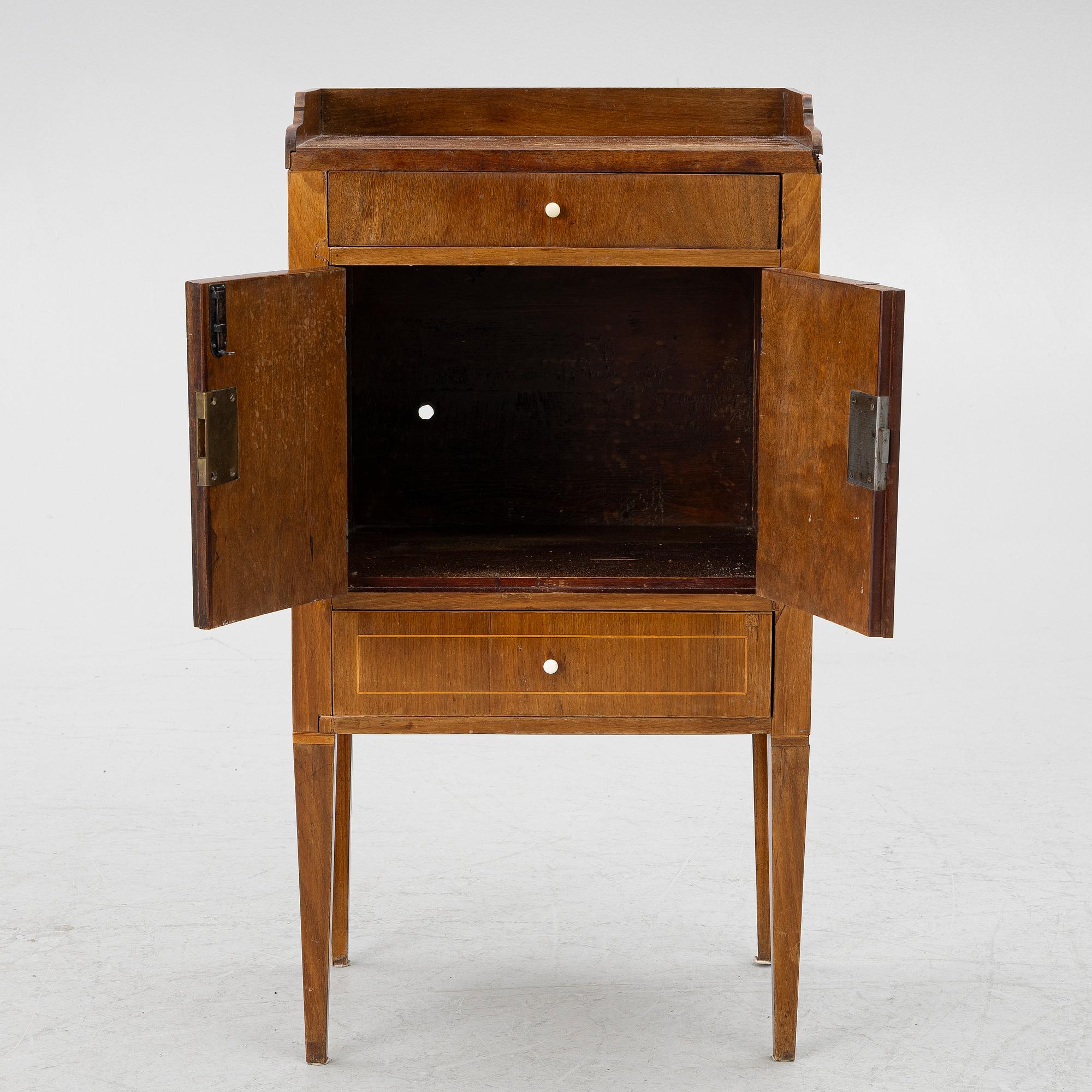 A late Gustavian bedside cabinet, early 19th Century.