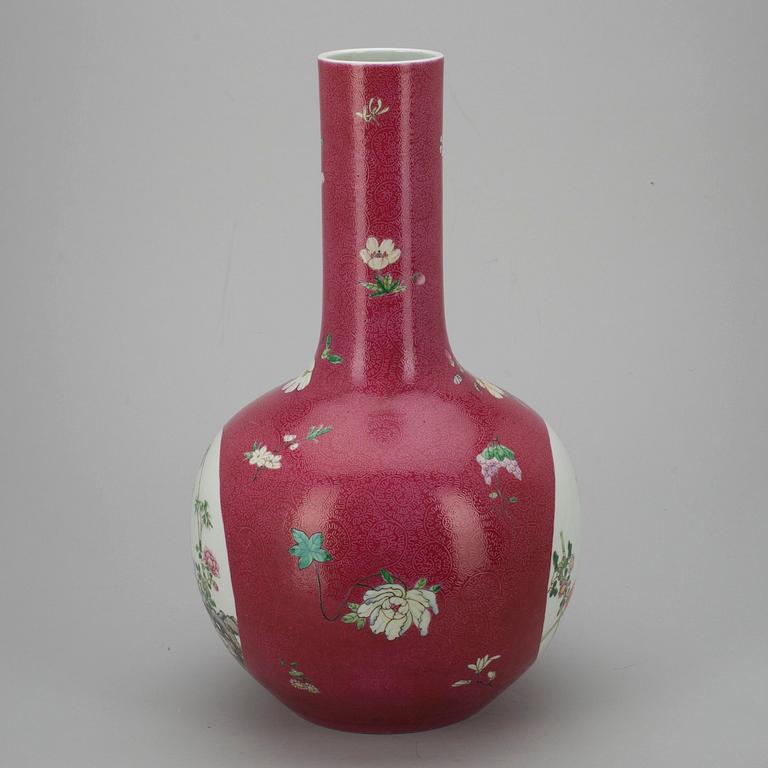 VAS, porslin, Kina, sekelskiftet 1800/1900.