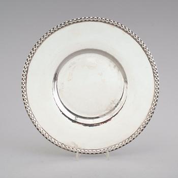 SKÅL MED FAT, silver, K Anderson, Stockholm 1928/29. Vikt ca 1285 gram.