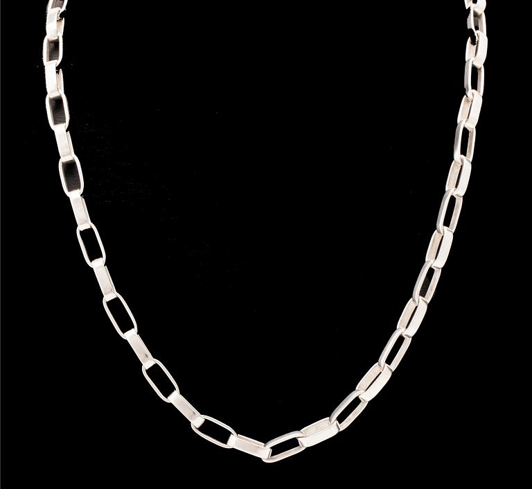 A silver necklace by Sven-Erik Högberg, Gothenburg 1989.