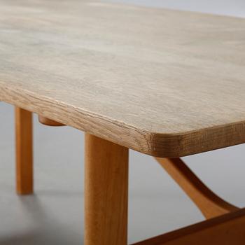 A dining table, model 6284  by Børge Mogensen for Fredericia Stolefabrik 1958.