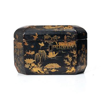 A Chinese laquered wooden box, around 1900.