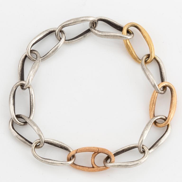 OLE LYNGGAARD, Love ring bracelet.