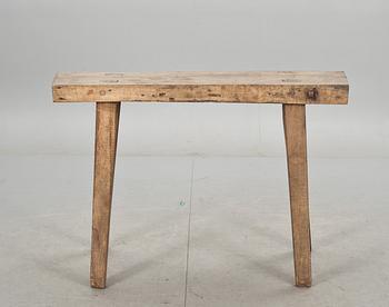 ARBETSBÄNK. Modern tillverkning av äldre delar.