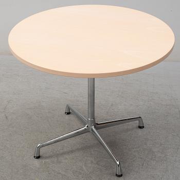 A table by Charles & Ray Eames, Vitra.