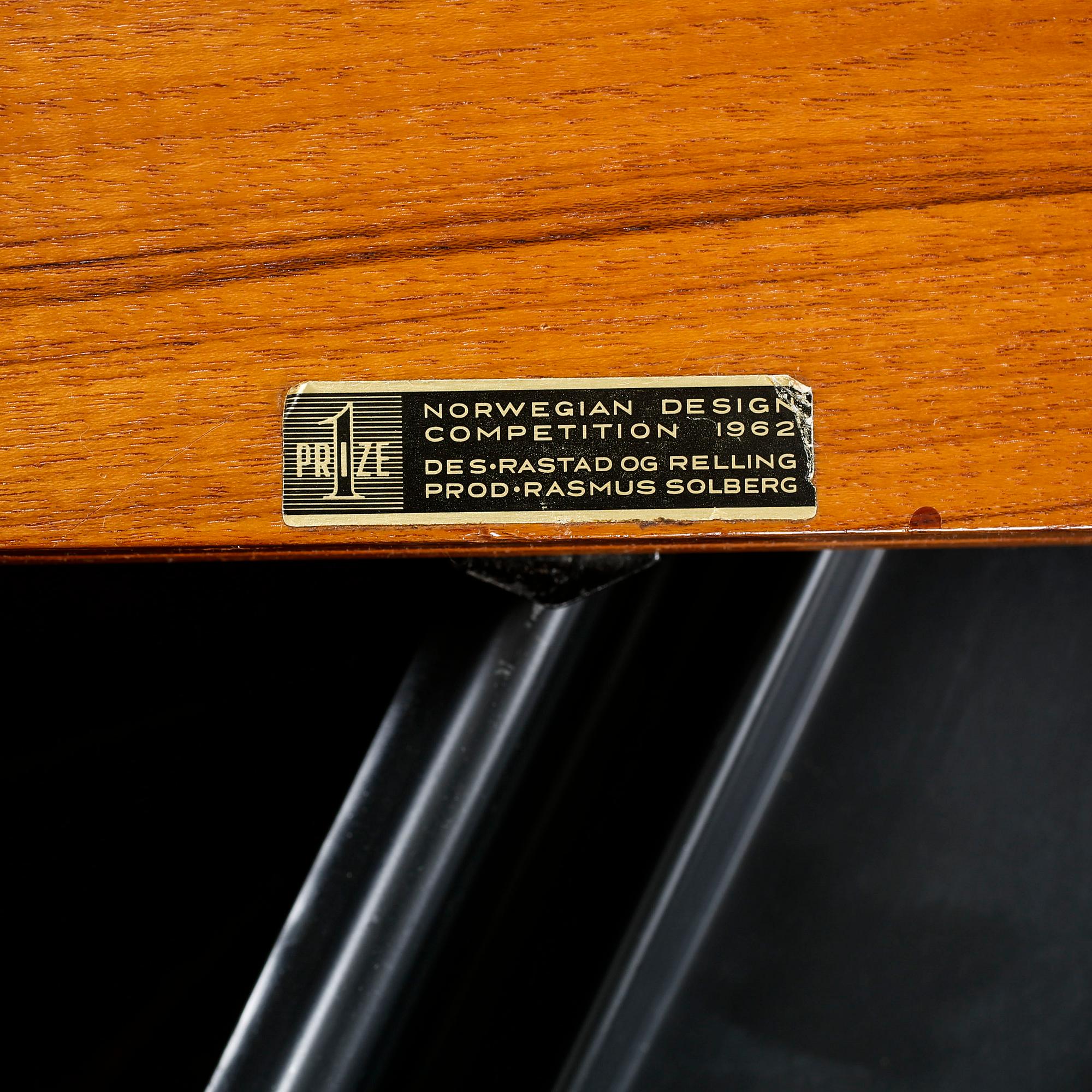 ADOLF RELLING, sybord, "Syklus", Rastad & Relling Tegnekontor, Rasmus Solberg Møbelverksted, Norge, formgiven 1962.