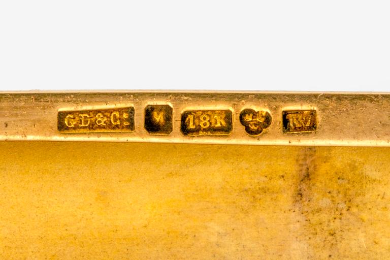 A 18 carat gold cigarette case from G Dahlgren & Co, Malmö 1912.