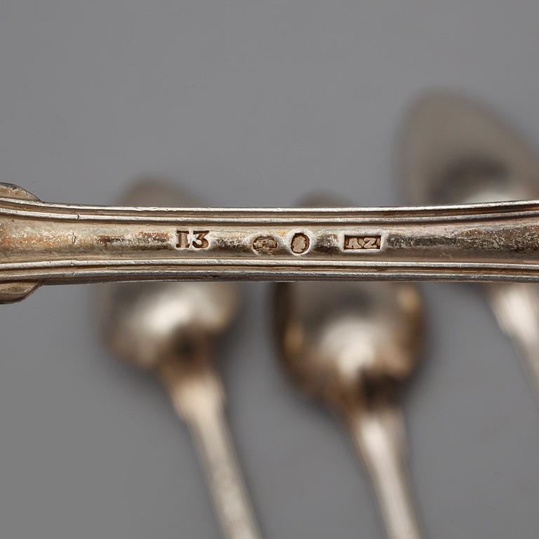 DESSERTSKEDAR, 15 st, silver, bland annat Pehr Zethelius, 1802, Stockholm. 1800-talets första hälft. Vikt ca 600 gram.