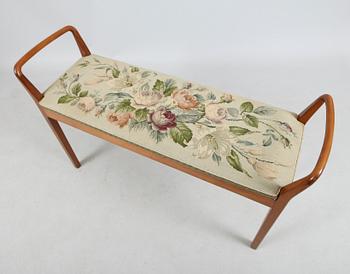 PIANOBÄNK, 1900-talets första hälft.