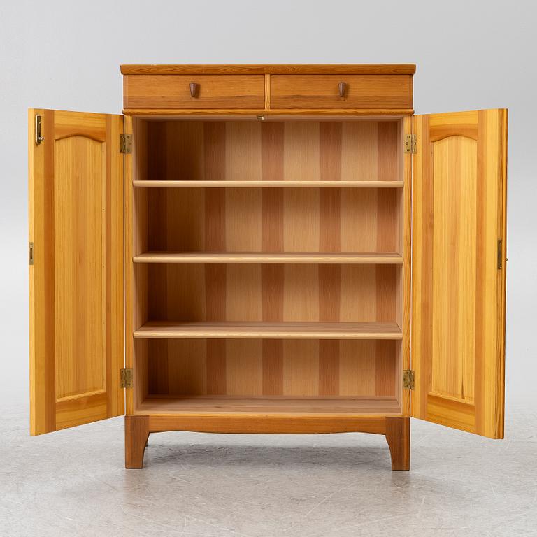 Carl Malmsten, a 'Husmorslyan' sideboard.