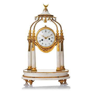 106. A Louis XVI mantel clock.