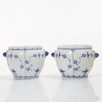 Royal Copenhagen, Outer sleeves, a pair, porcelain, "Musselmalet", model no. 126.