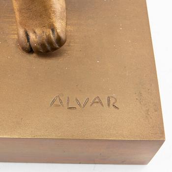 Alvar Suñol, skulptur, förgyllt brons, "Commencement".