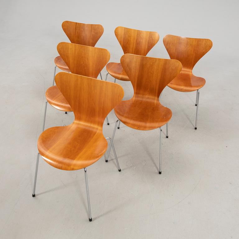 Arne Jacobsen, stolar 6 st "Sjuan" för Fritz Hansen 1999.