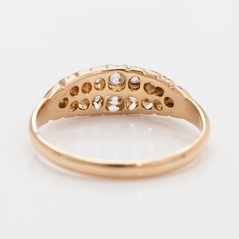 Ring, 18K guld och diamanter, England.