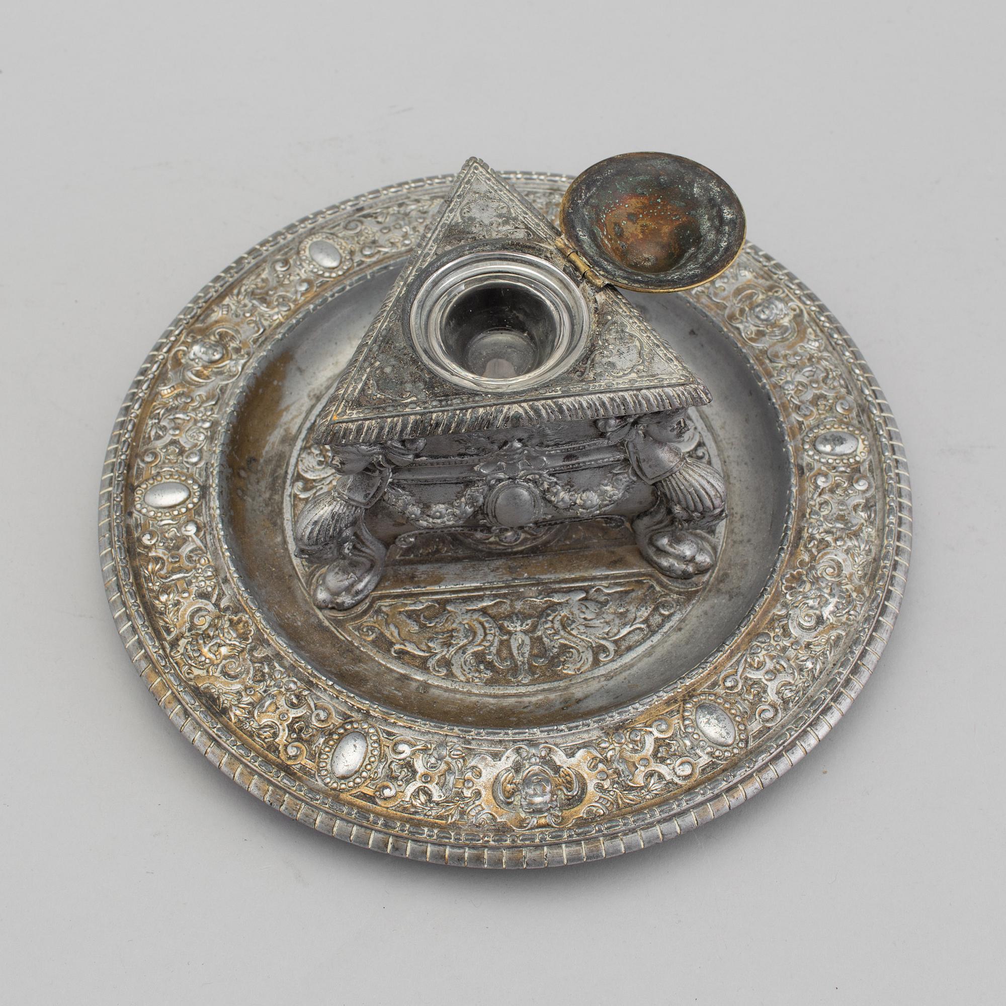 A late 19th century inkwell.