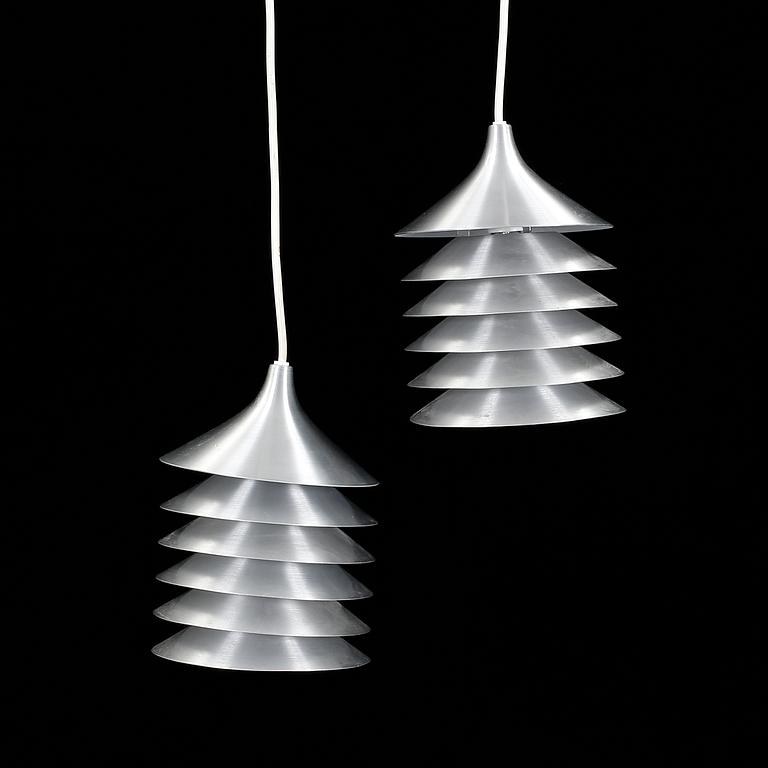 TAKLAMPA, ett par. "Duett", modellen formgiven 1983 av Bent Boyesen för Ikea.