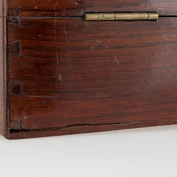 SKRIN, mahogny med mässingsbeslag, 1800-tal.