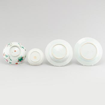 Four pieces of porcelain from China, Qianlong (1736-1795).