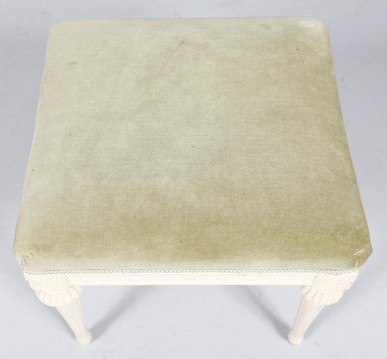 TABURETT, gustavianskt stockholmsarbete, av Lars Söderholm (mästare i Stockholm 1785-94).