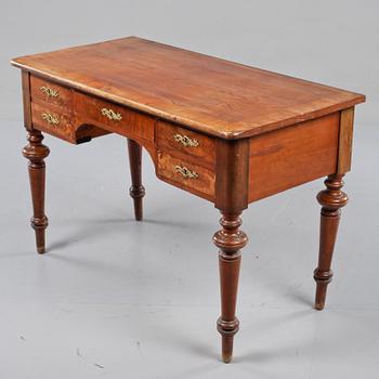 SKRIVBORD, nyrenässans, 1800-talets slut.