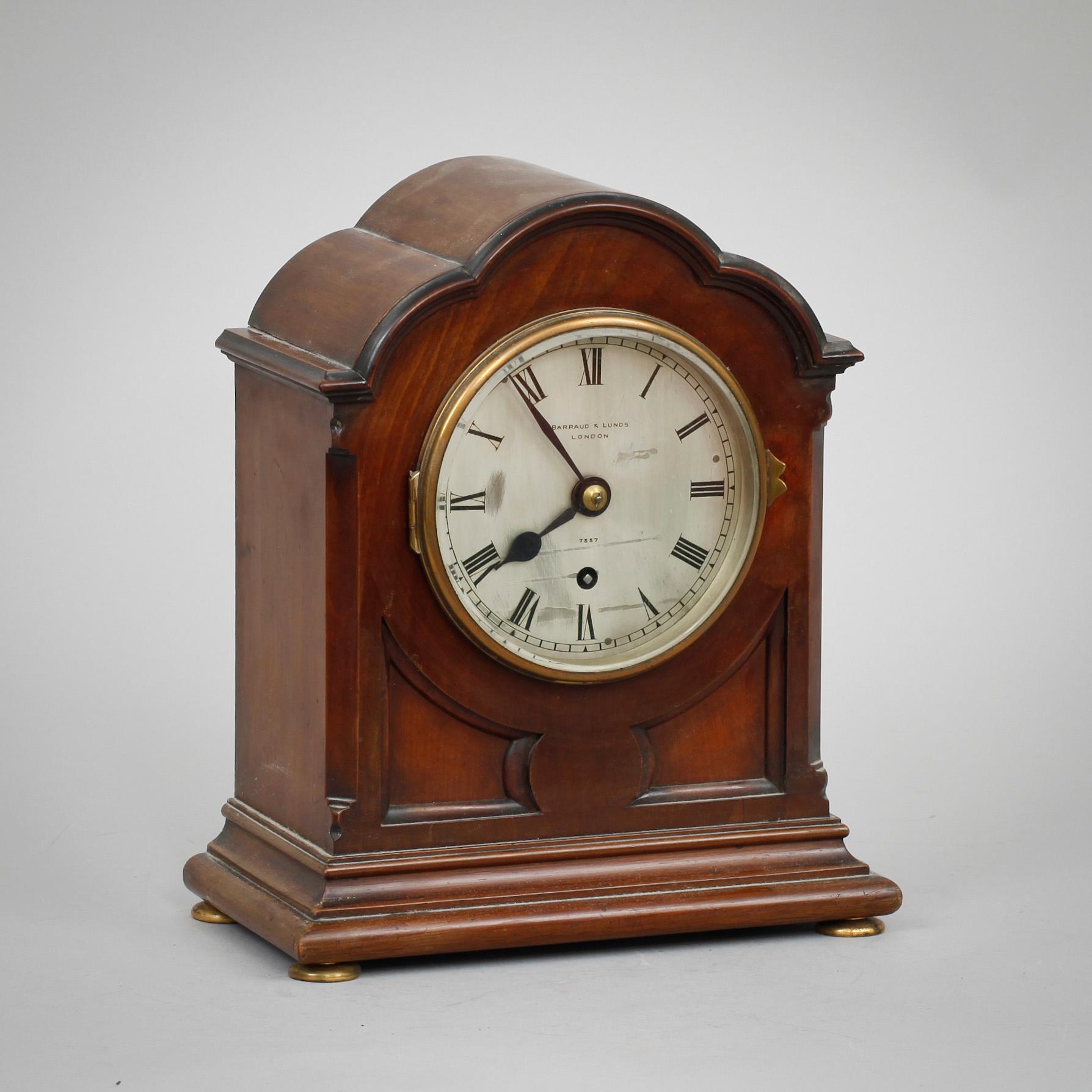 BORDSPENDYL, Barrauds & Lunds, London, no 7887, England omkr 1900.