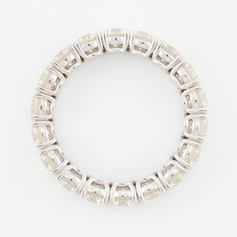 Ring full eternity 18K white gold with brilliant-cut diamonds.