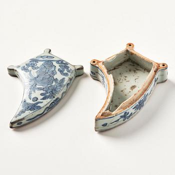 A blue and white box with cover, Ming dynasty, 16th century.