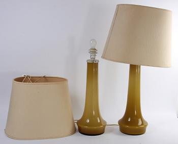 BORDSARMATURER, ett par, glas.