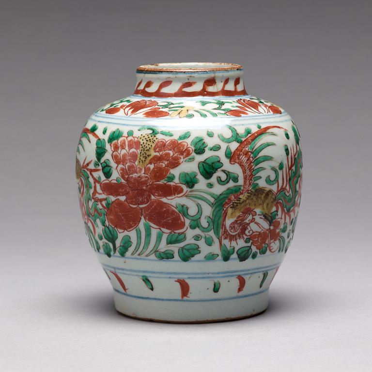 A Transitional wucai jar, 17th Century.