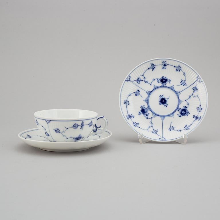 ROYAL COPENHAGEN, kaffeservis, 40 delar, porslin. "Musselmalet", Danmark.